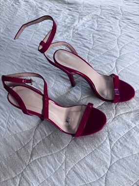 WILD DIVA Lounge Red Patent Heels Sandals Size 6.5 Strappy Stiletto Platform